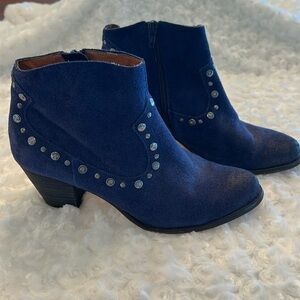 Studded blue suede booties by corso como sz 7.5